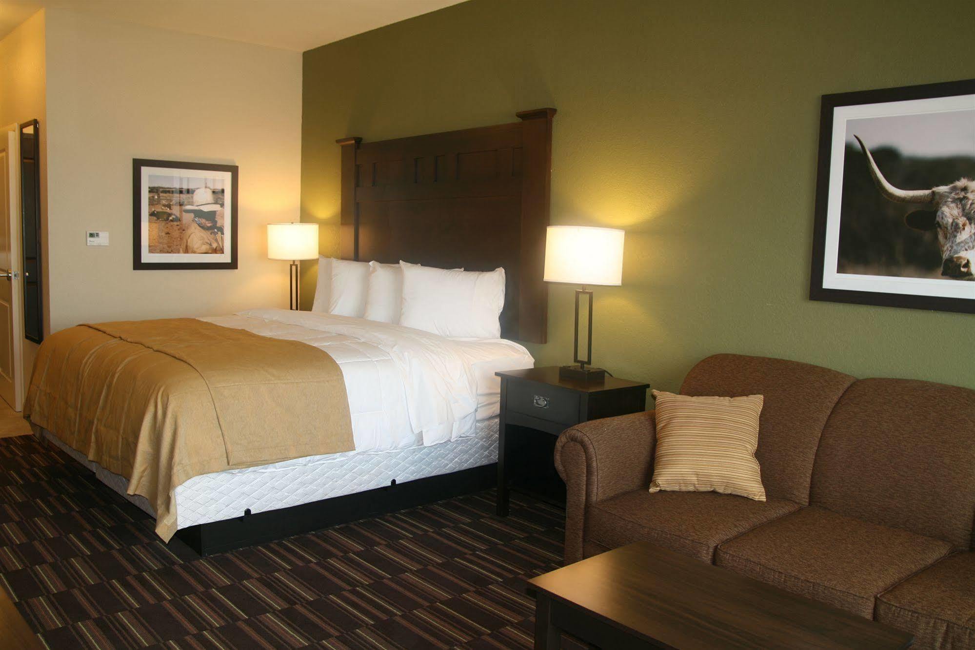 Comfort Inn & Suites Beeville Exterior photo